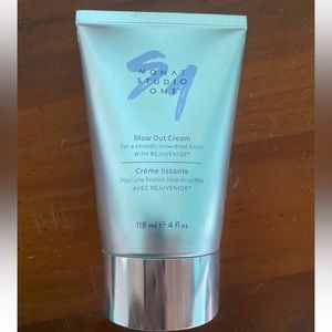 Monat Blow out cream